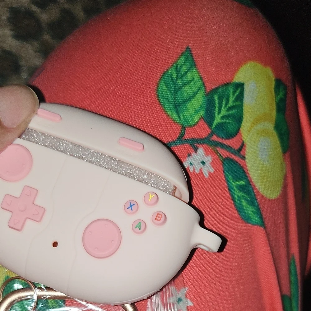 Pink Beats Wireless Game Controller Case.2024